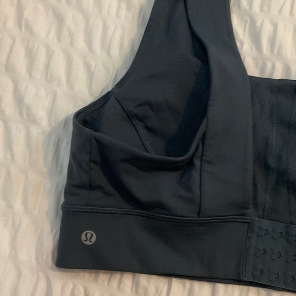 Women's lululemon dark blue Sports Bra - Picture 3 of 4